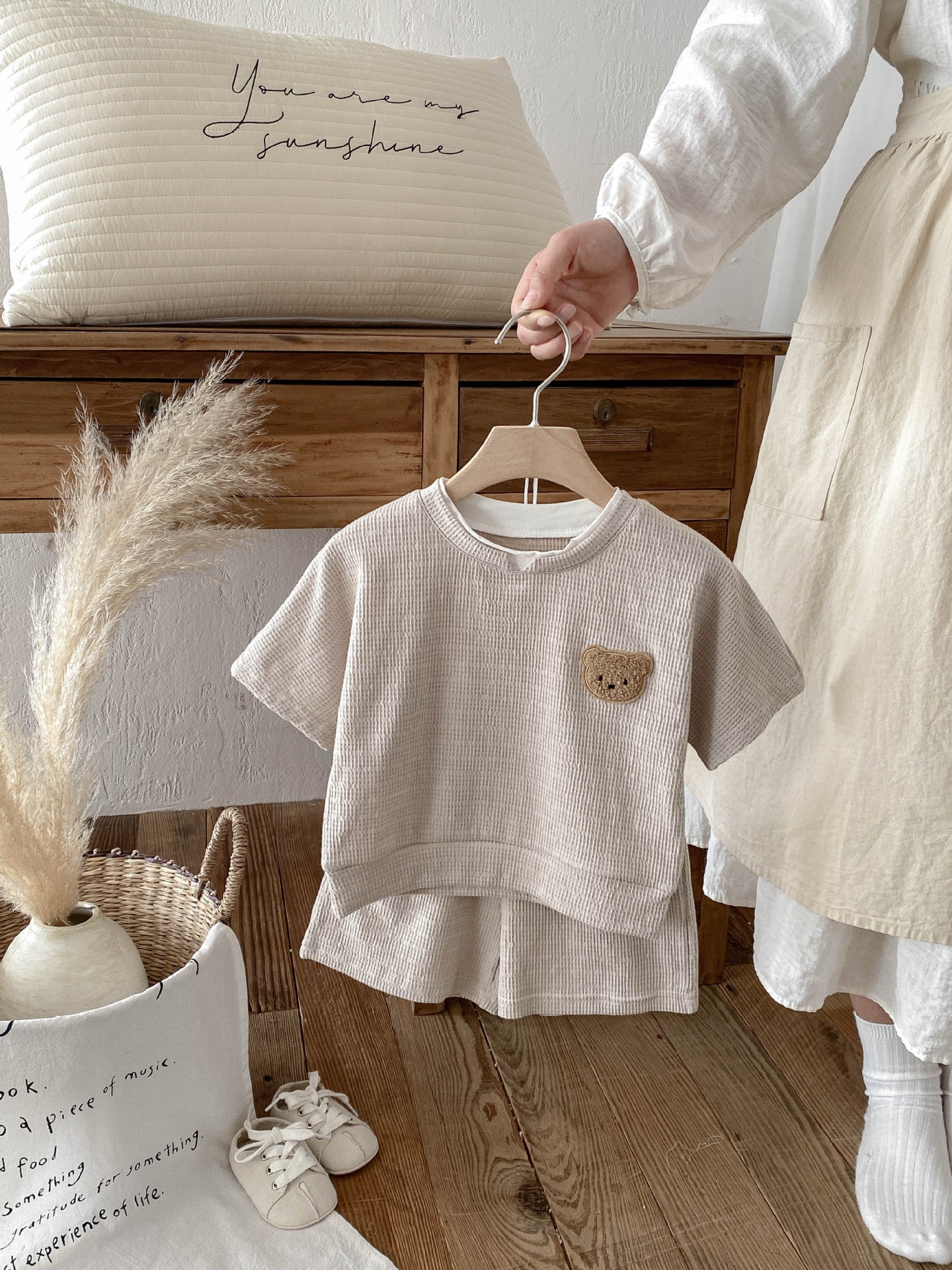 Baby Waffle Knit Bear Short Sleeve Outfit 2-Piece Set, Lightweight Summer Casual Clothing for Toddlers and Kids