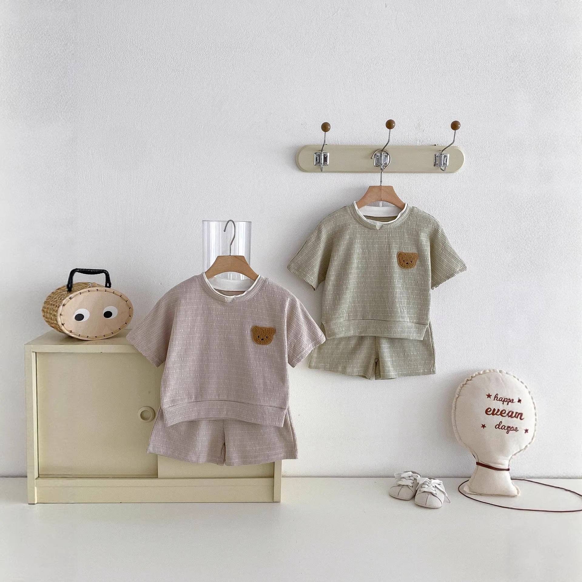 Baby Waffle Knit Bear Short Sleeve Outfit 2-Piece Set, Lightweight Summer Casual Clothing for Toddlers and Kids