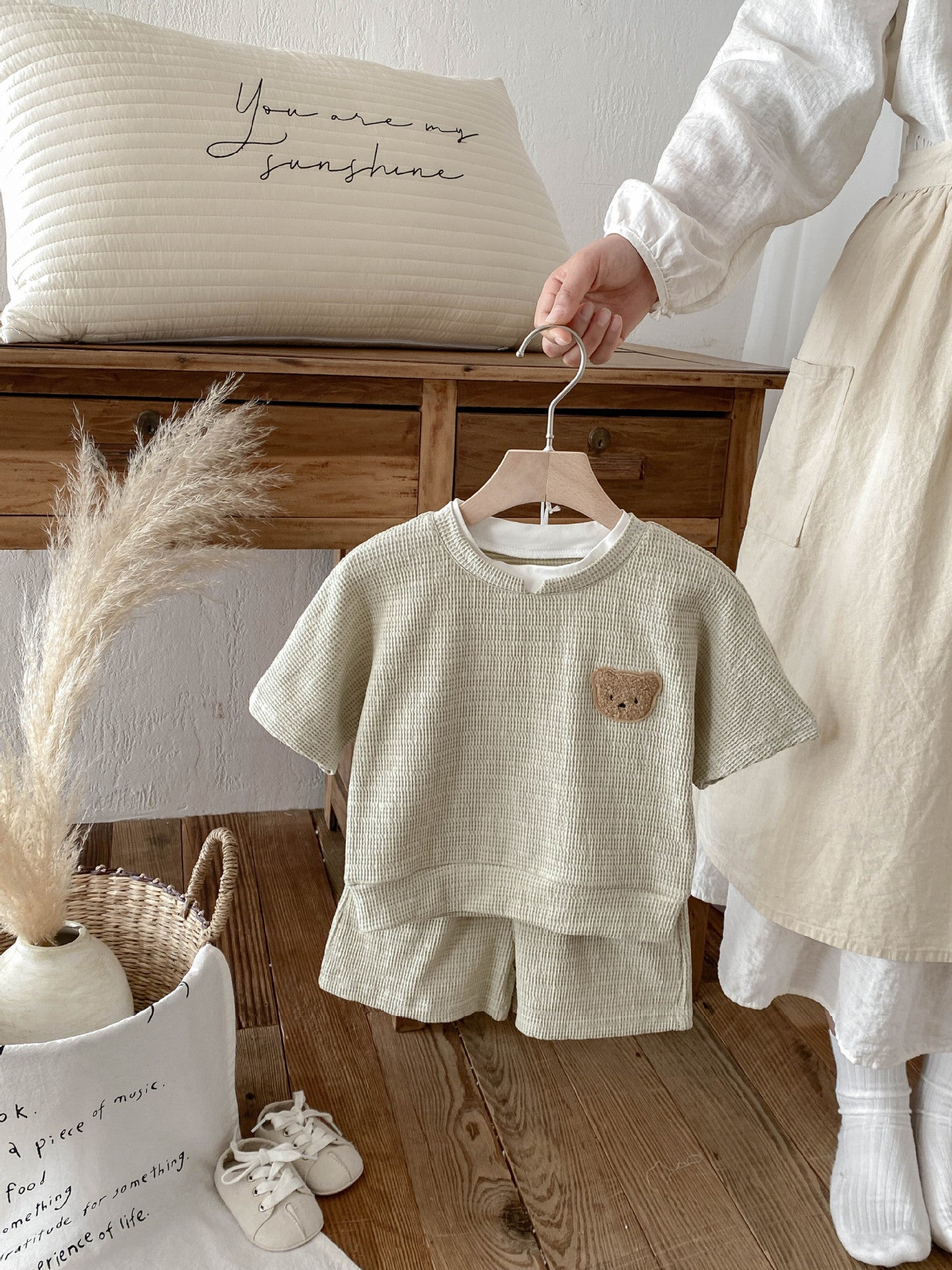Baby Waffle Knit Bear Short Sleeve Outfit 2-Piece Set, Lightweight Summer Casual Clothing for Toddlers and Kids