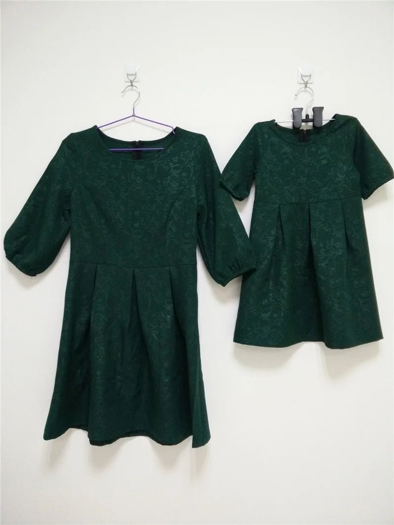 Mom and Daughter Dress Spring Fashion Mother Daughter Dresses Family Matching Cotton Outfits Girls Baby Clothing 1-9 Years Old