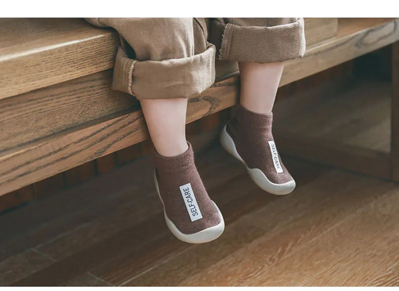 Zapatos de bebé Primeros pasos para niños pequeños Botas de punto para bebés y niñas Suela de goma suave antideslizante Zapatos informales de piso Descalzos