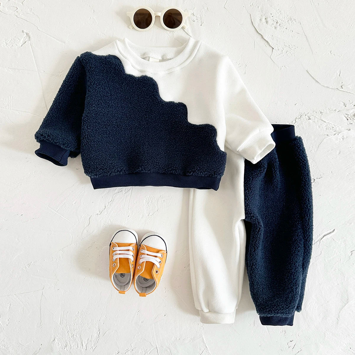 2024 Winter Warme Babykleidungssets für Jungen Neugeborene Blau Weiß Oberteil und Hose Kleinkind 1-3 Jahre