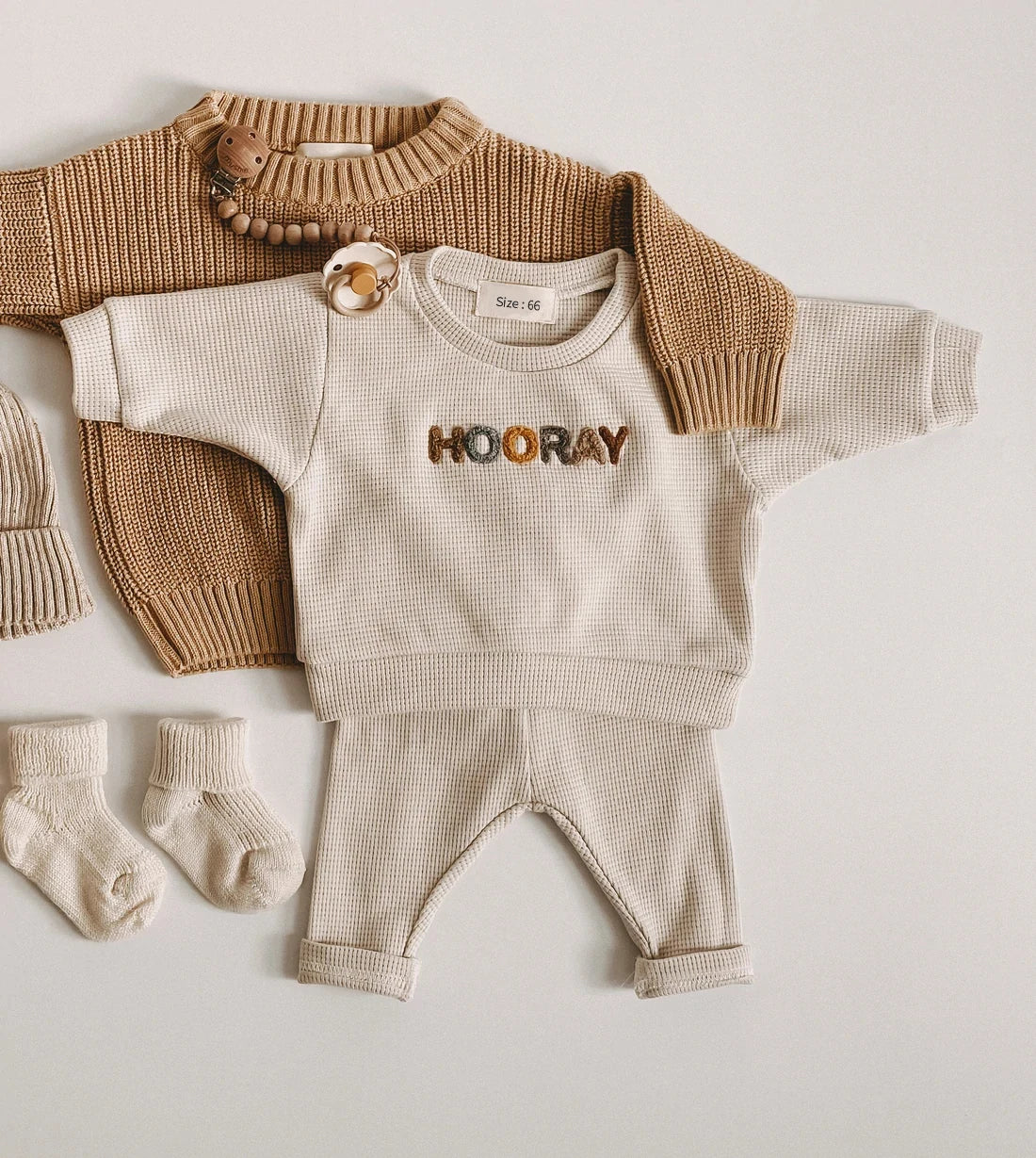 Frühlingsmode Aktiver Stil Babykleidungsset Neugeborenen-Sweatshirt- und Hosenanzug für Jungen und Mädchen