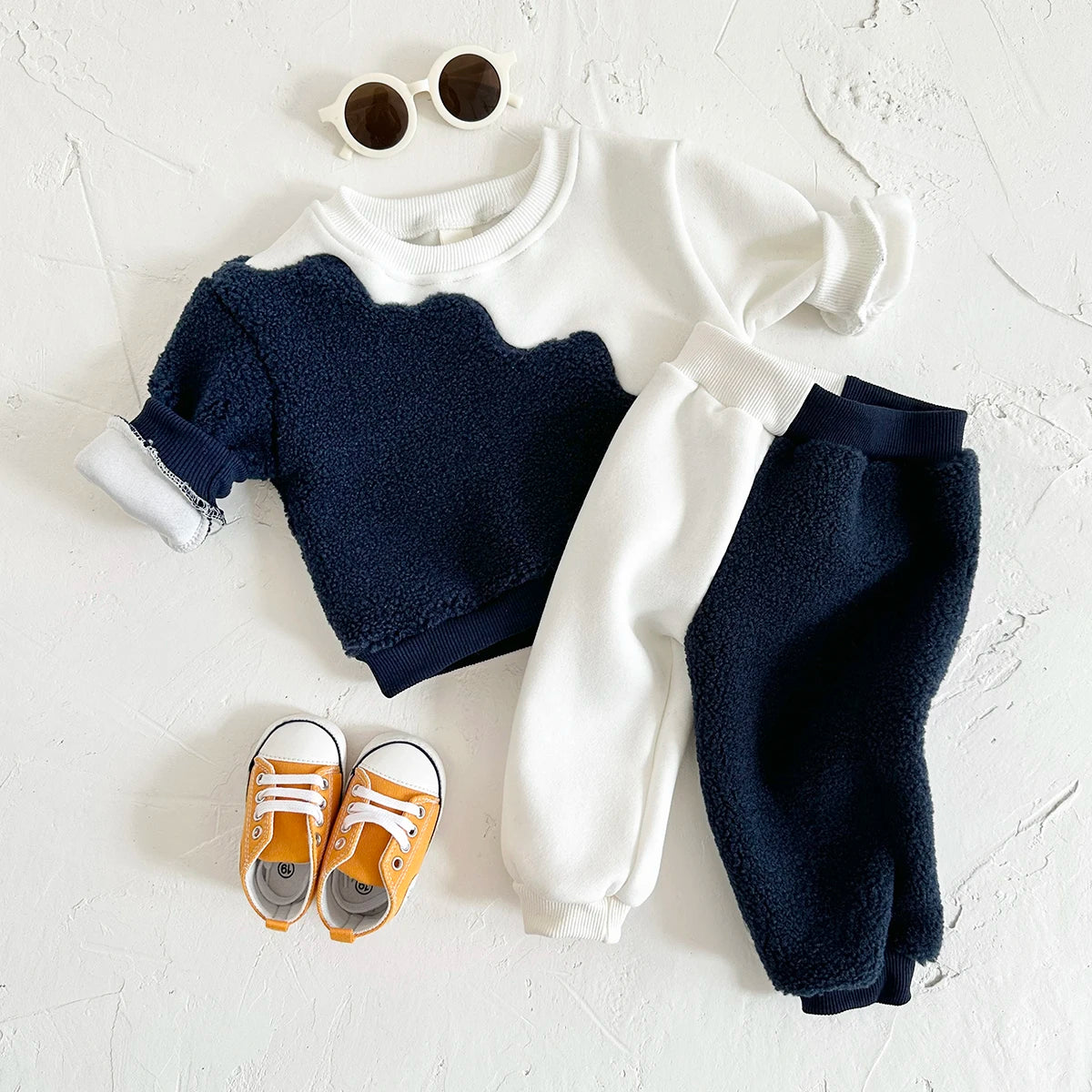 2024 Winter Warme Babykleidungssets für Jungen Neugeborene Blau Weiß Oberteil und Hose Kleinkind 1-3 Jahre