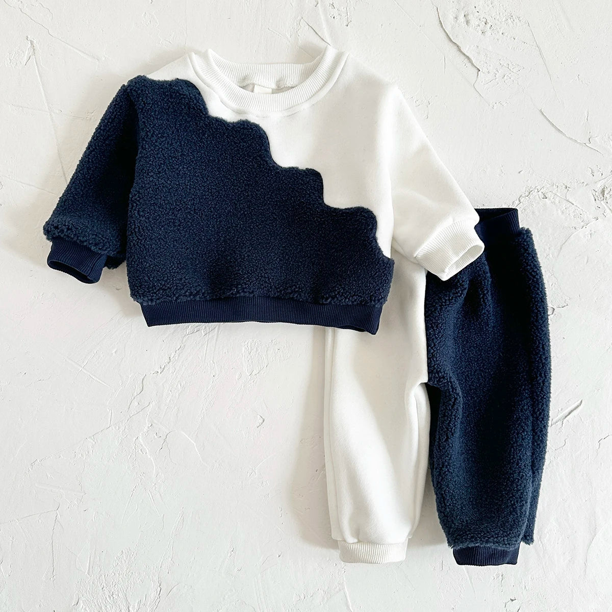 2024 Winter Warme Babykleidungssets für Jungen Neugeborene Blau Weiß Oberteil und Hose Kleinkind 1-3 Jahre