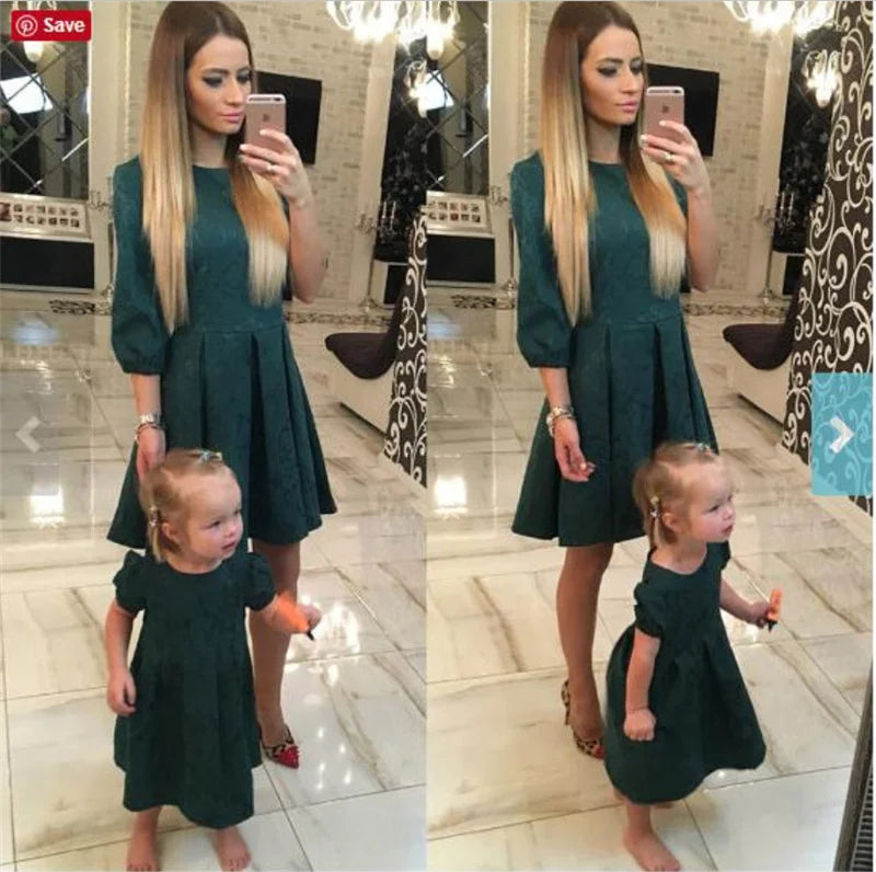 Mom and Daughter Dress Spring Fashion Mother Daughter Dresses Family Matching Cotton Outfits Girls Baby Clothing 1-9 Years Old