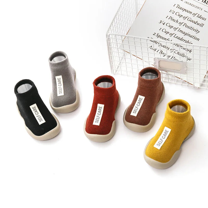 Zapatos de bebé Primeros pasos para niños pequeños Botas de punto para bebés y niñas Suela de goma suave antideslizante Zapatos informales de piso Descalzos
