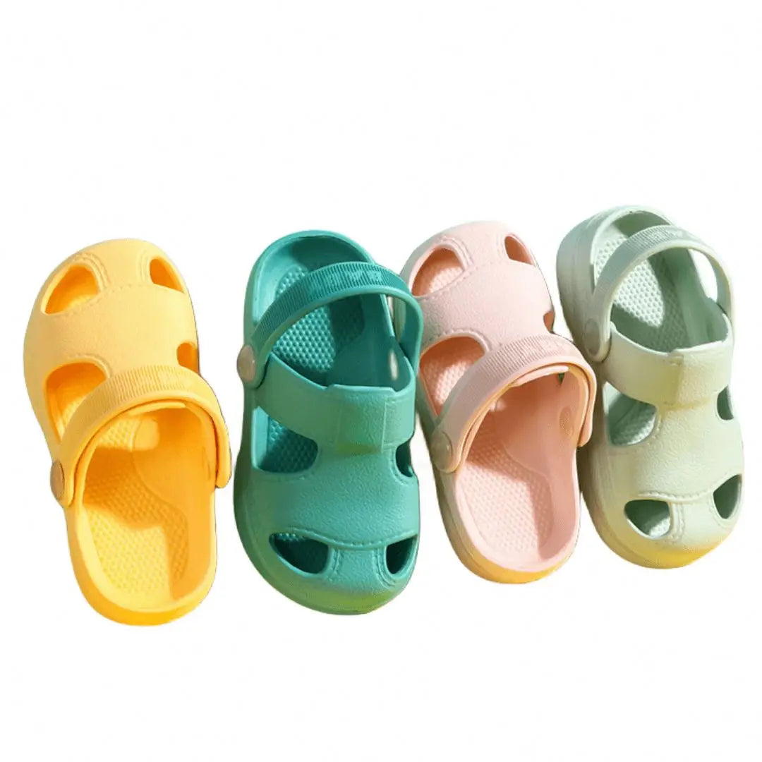 2025 Kids Slides Sandals Soft Comfortable Lightweight Eva Indoor Slippers Flat Feature for Summer Season