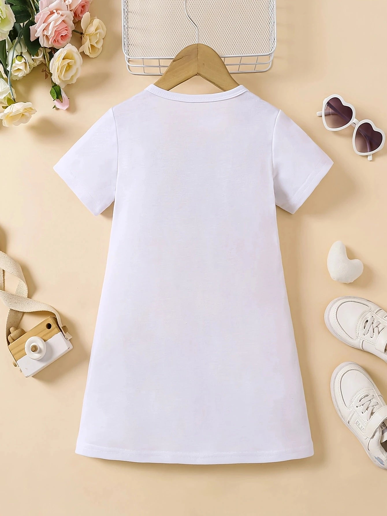 Bonito mono informal de verano para niña con estampado de amor, vestido de mezcla de fibra de poliéster suave, transpirable y elástico.