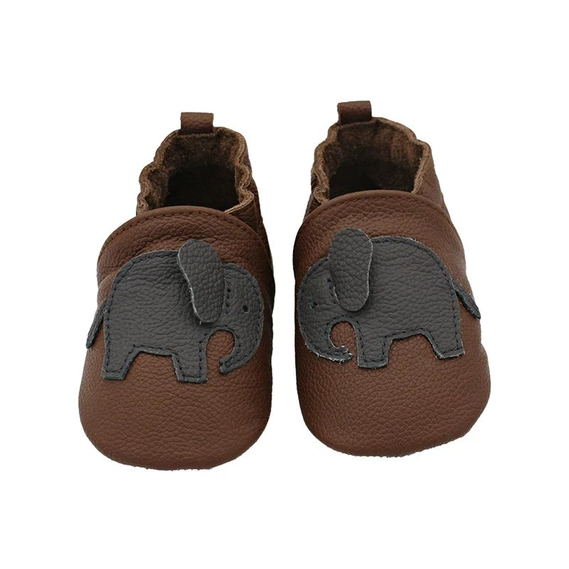 Zapatos de bebé de otoño para niños y niñas, antideslizantes, de piel de oveja suave, zapatillas de deporte con diseño de animales, mocasines para primeros pasos 0-24M