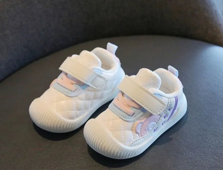 Soft Sole Toddler Shoes for Babies Anti Slip First Walkers with Secure Fit Cute Cartoon Design Sneakers for Spring Autumn