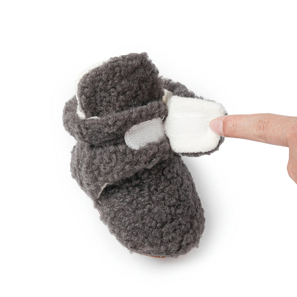 Meckior Botines de forro polar para bebé, zapatillas para bebé, niña y niño, antideslizantes, suela blanda, calcetines para bebé, primeros andadores de recién nacido, zapatos cálidos para cuna