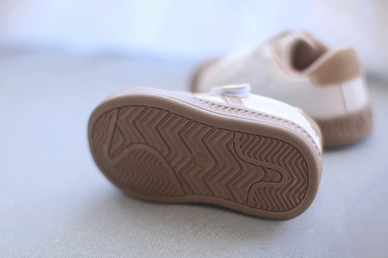 2026 autumn and winter new baby casual sports shoes for boys and girls outdoor breathable non slip comfortable walking shoes