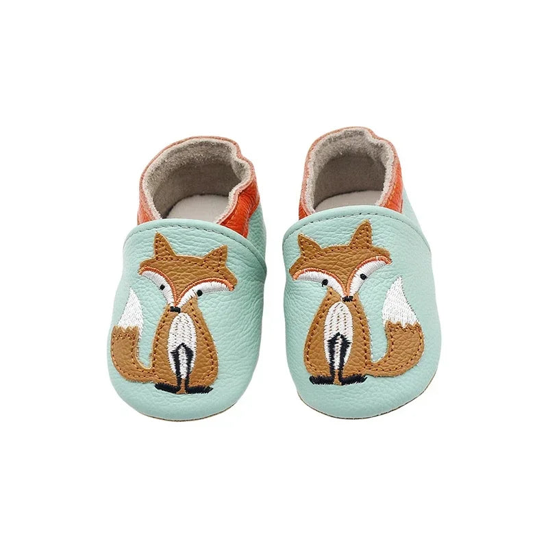Zapatitos de bebé de piel de vaca suave, patucos para recién nacidos, para bebés, niños y niñas, mocasines pantuflas para primeros pasos.