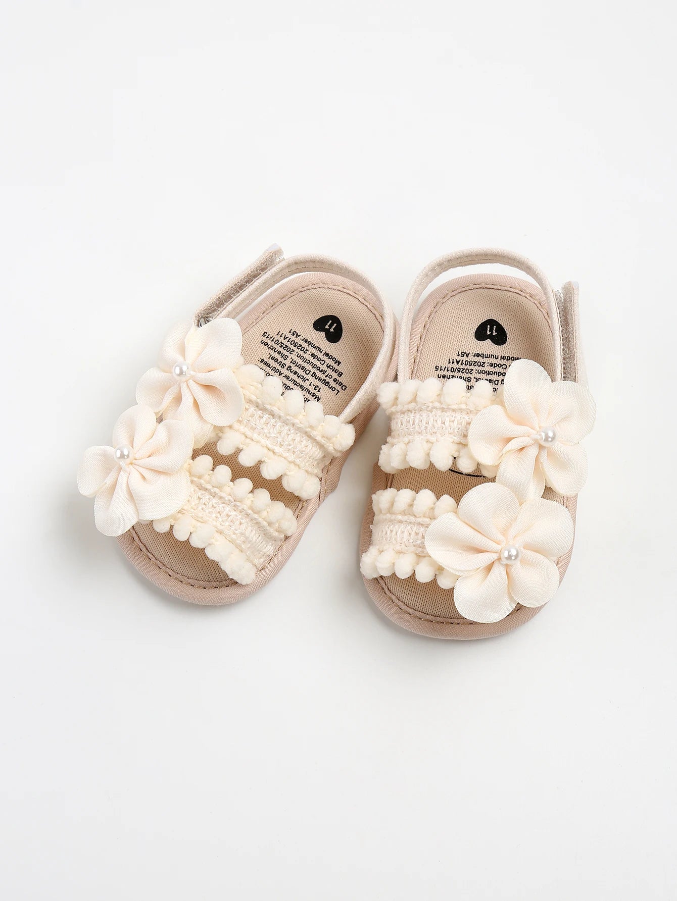 Cute princess baby shoes with spring and autumn small flower soft sole suitable for 0-1 year old babies to wear