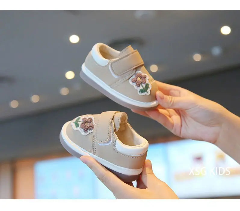 Baby Leather Shoes with Sweet Flowers Toddler Flat Shoes Round Toes Soft 2025 New Fashion Kids Casual Shoes Versatile Non-slip