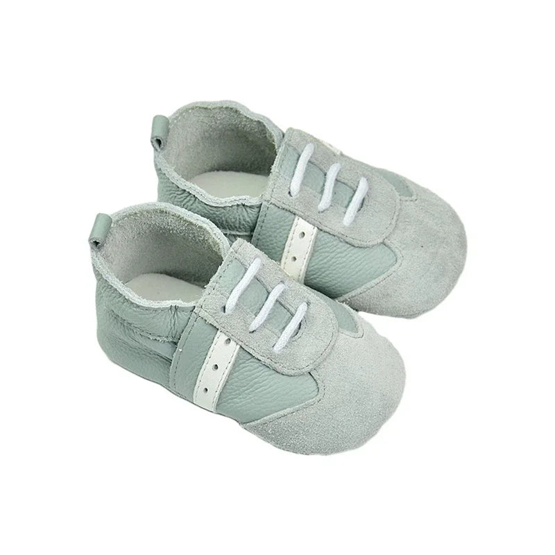 Zapatos de bebé de otoño para niños y niñas, antideslizantes, de piel de oveja suave, zapatillas de deporte con diseño de animales, mocasines para primeros pasos 0-24M