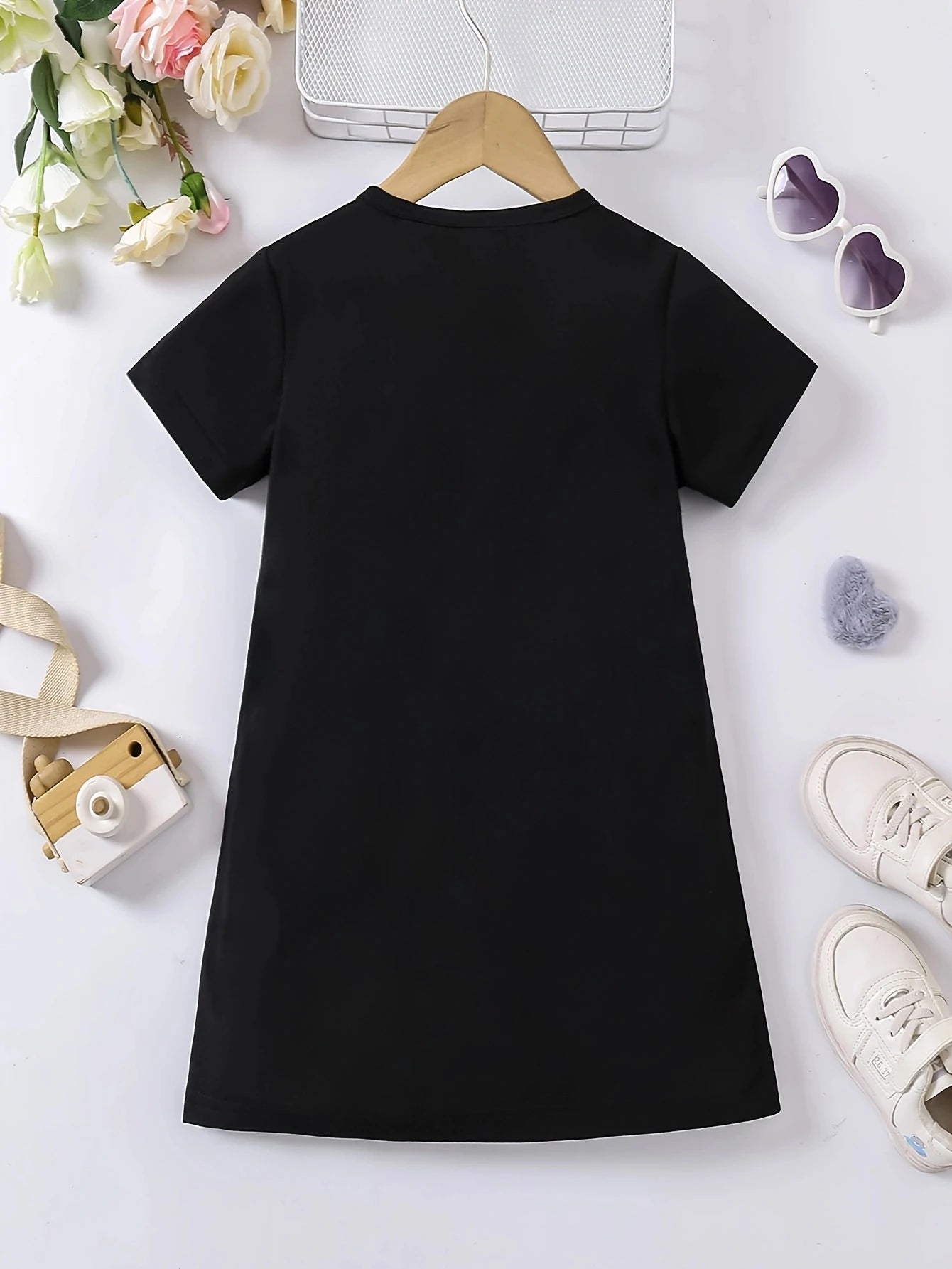Bonito mono informal de verano para niña con estampado de amor, vestido de mezcla de fibra de poliéster suave, transpirable y elástico.