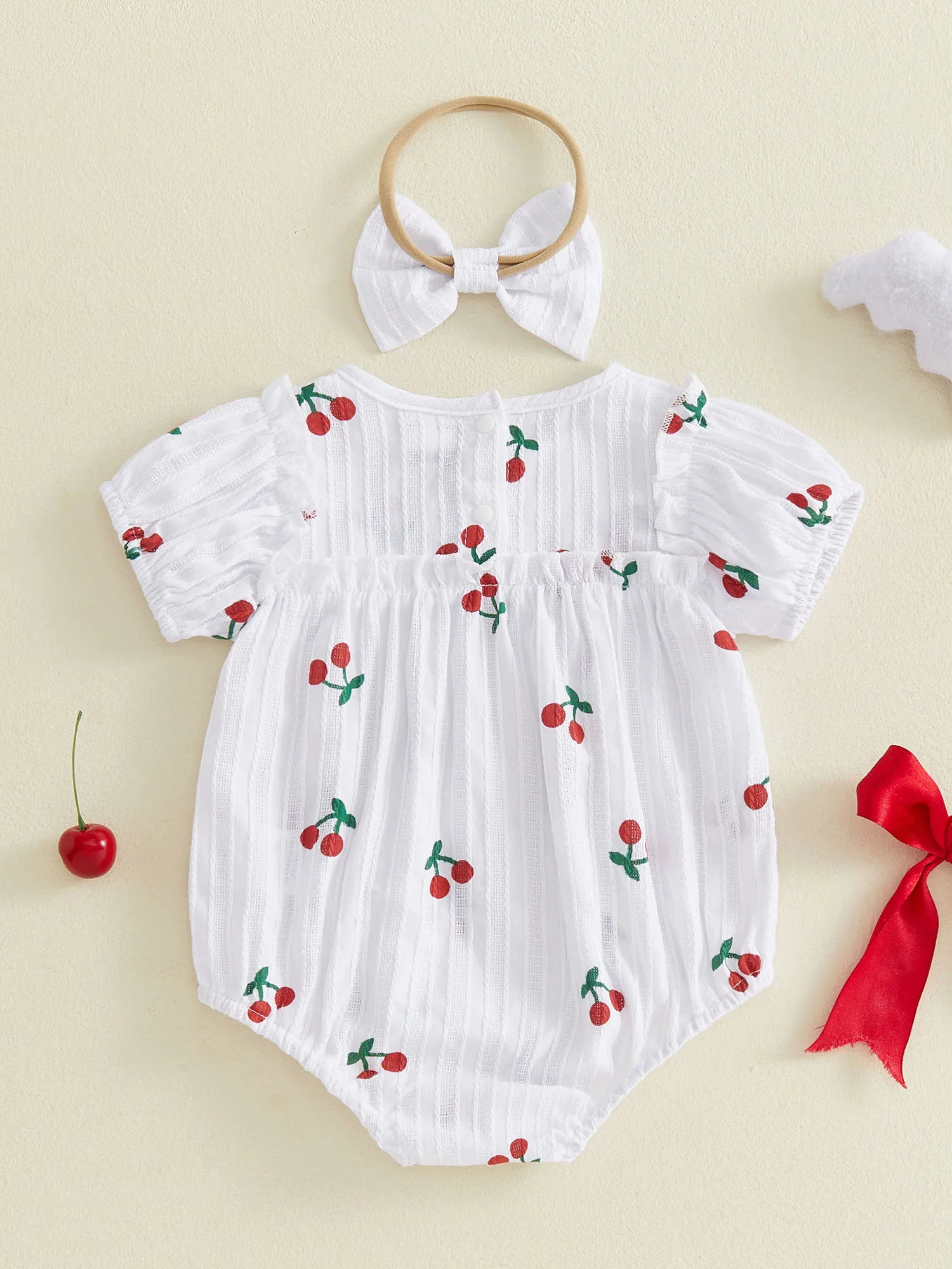 Neugeborene Baby Mädchen Sommer Bodysuit 2-teiliges Outfit Süßer Kirschdruck Rundhals Rüschen Kurzarm Strampler und Schleifen Haarband Set