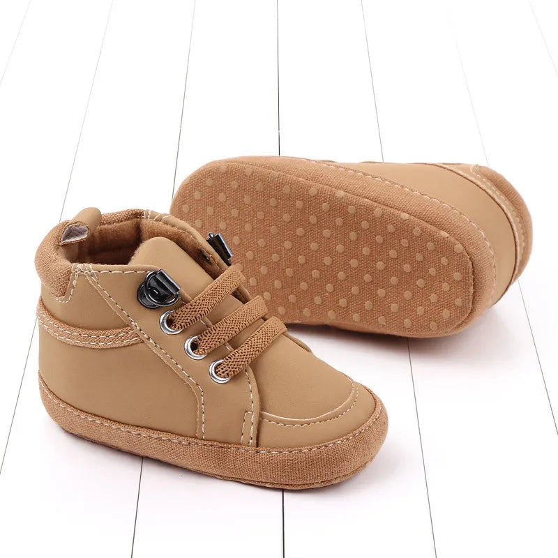 Brand Neugeborenes Baby Junge Schuhe Weiche Sohle Krabbelschuhe Warme Stiefel Anti-Rutsch Sneaker Einfarbig PU Lauflernschuhe für 1 Jahr alt 0-18 Monate