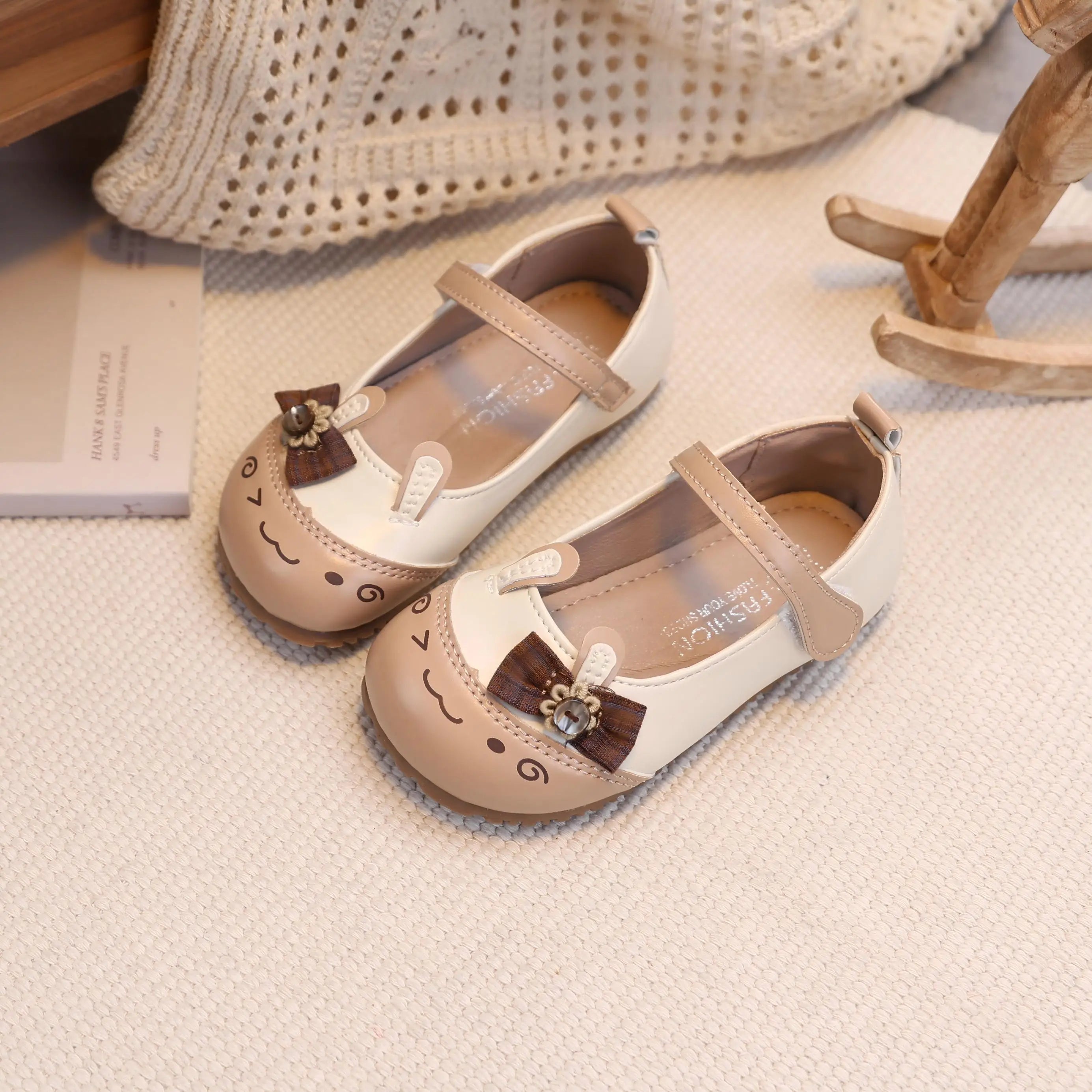Baby Girls Leather Shoes with Cartoon Ornament 2026 New Spring Toddler Ballet Flats Soft Sole Trendy Kawaii Style Party Dress Up