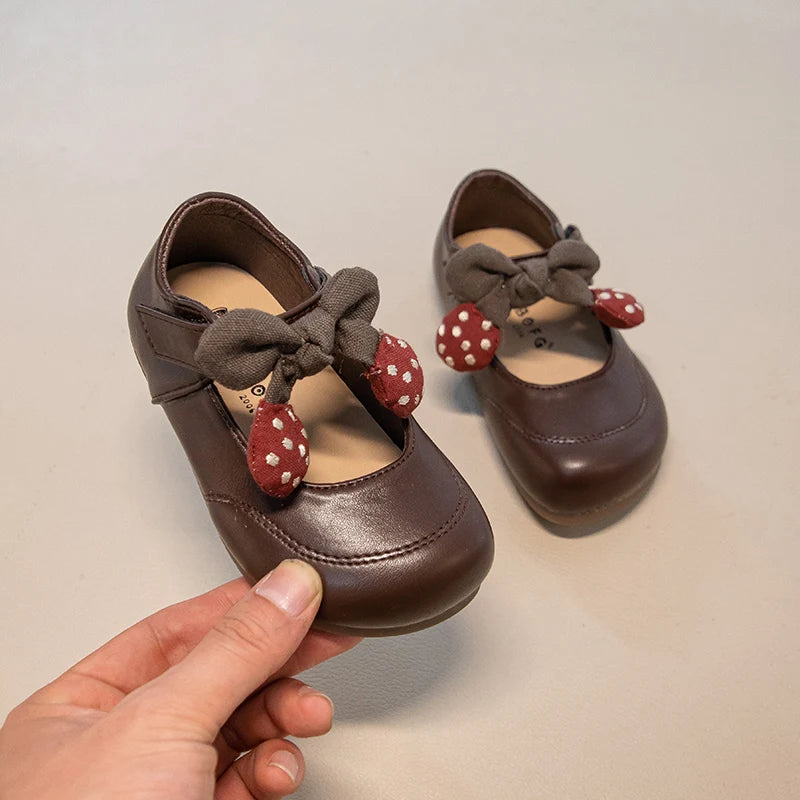 Baby Girls Leather Shoes with Cute Bow 2026 New Spring Autumn Toddler School Dance Flats Soft Sole Chic Princess Party Dress Up