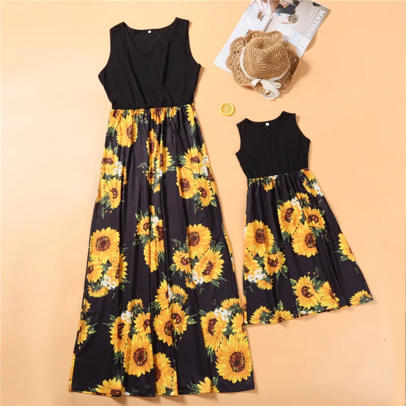 2026 New Fashion Mother Daughter Matching Dresses Family Sets Floral Woman Girls Long Dress Outfits Sleeveless Family Look Dress