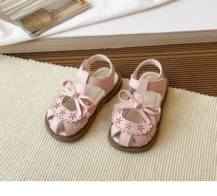 2026 Baby girl sandals, summer soft-soled princess shoes for girls, breathable perforated toe shoes, and baby walking shoes