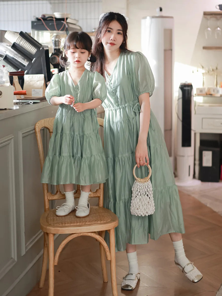 Mother and Daughter Elegant Dresses for Women Mom and Baby Girls Equal Dress White Green Color Mommy and Me Matching Clothing