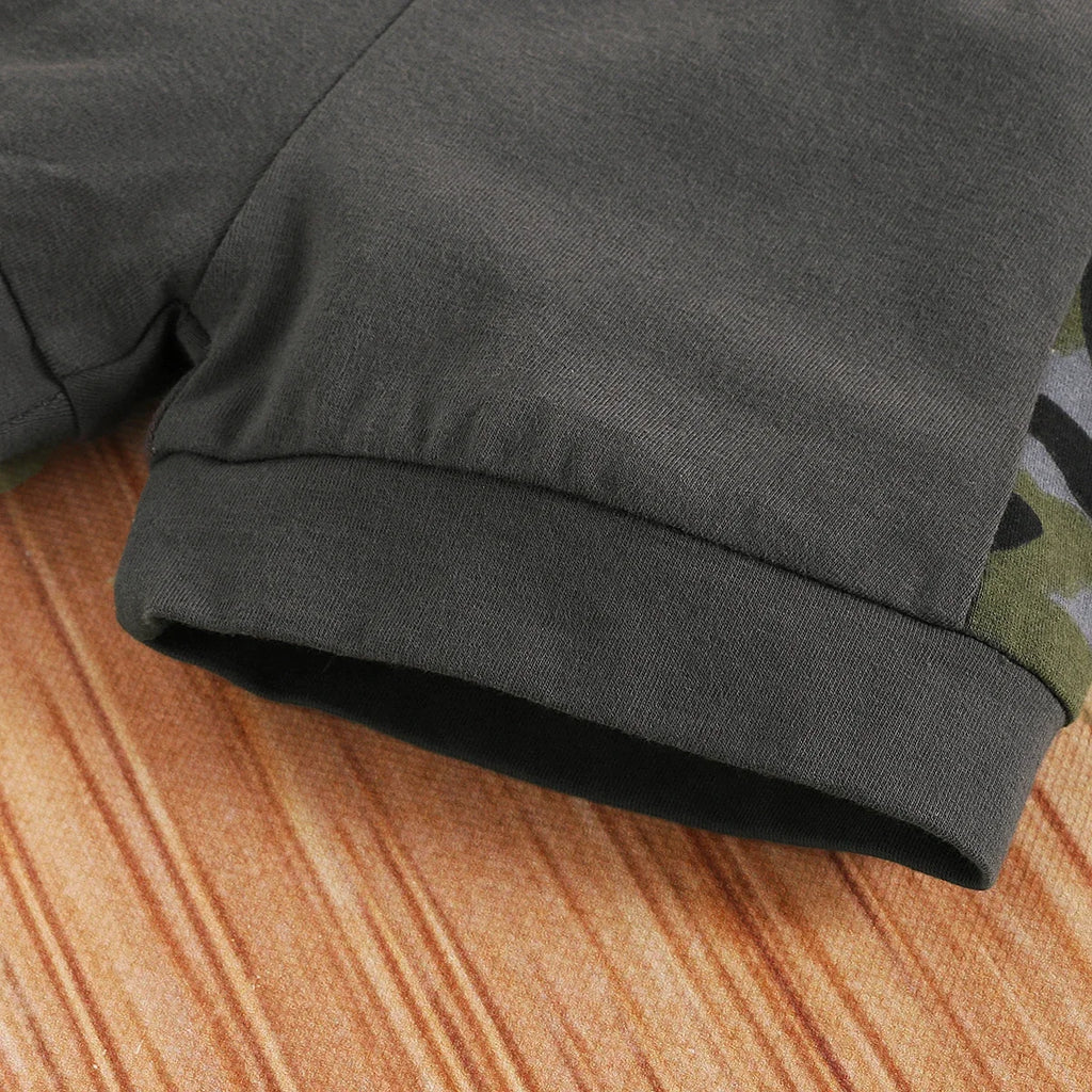 Neugeborene Baby Jungen 2-teiliges Kleiderset Camouflage Kapuzenweste + Shorts Coole Kleinkind Jungen Sommer Outfits für Säuglinge 0-18 Monate