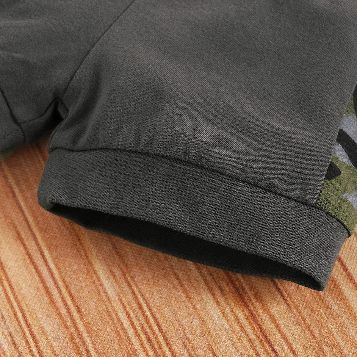 Neugeborene Baby Jungen 2-teiliges Kleiderset Camouflage Kapuzenweste + Shorts Coole Kleinkind Jungen Sommer Outfits für Säuglinge 0-18 Monate
