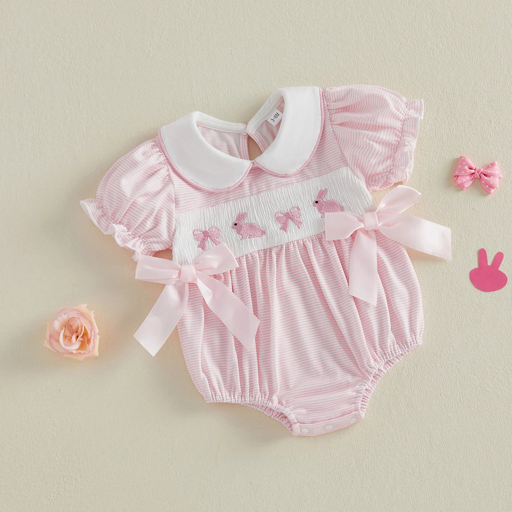 Mädchen Baby Oster-Outfit Strampler mit Hasen-Stickerei, Bubikragen und kurzen Puffärmeln, niedliche Osterkleidung