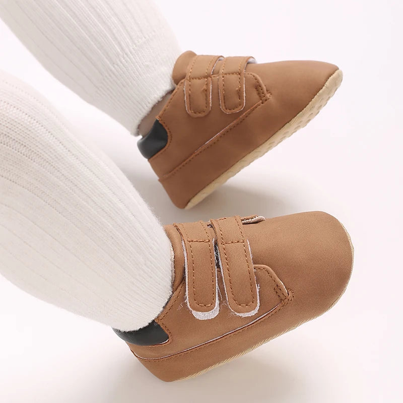 Newborn Baby Shoes Classic Leather Soft Soles Non Slip Toddler Walking Shoes for Boys and Girls 0-18M First Step Walking Shoes