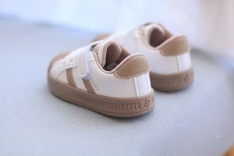 2026 autumn and winter new baby casual sports shoes for boys and girls outdoor breathable non slip comfortable walking shoes