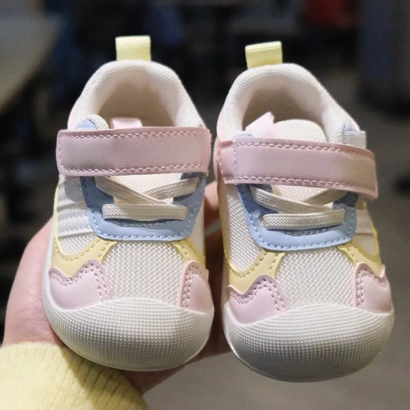 Soft Sole Toddler Shoes for Babies Anti Slip First Walkers with Secure Fit Cute Cartoon Design Sneakers for Spring Autumn