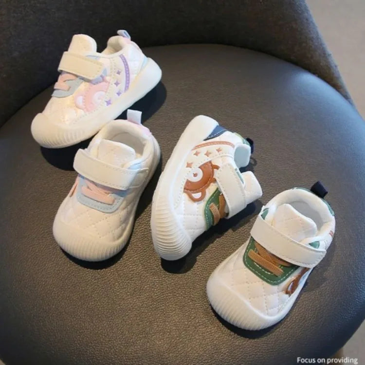Soft Sole Toddler Shoes for Babies Anti Slip First Walkers with Secure Fit Cute Cartoon Design Sneakers for Spring Autumn