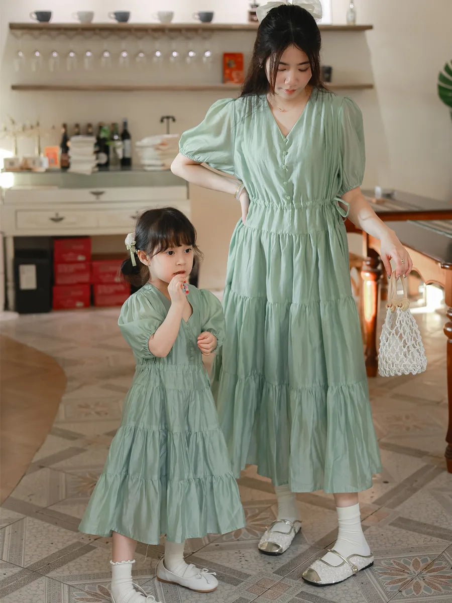 Mother and Daughter Elegant Dresses for Women Mom and Baby Girls Equal Dress White Green Color Mommy and Me Matching Clothing