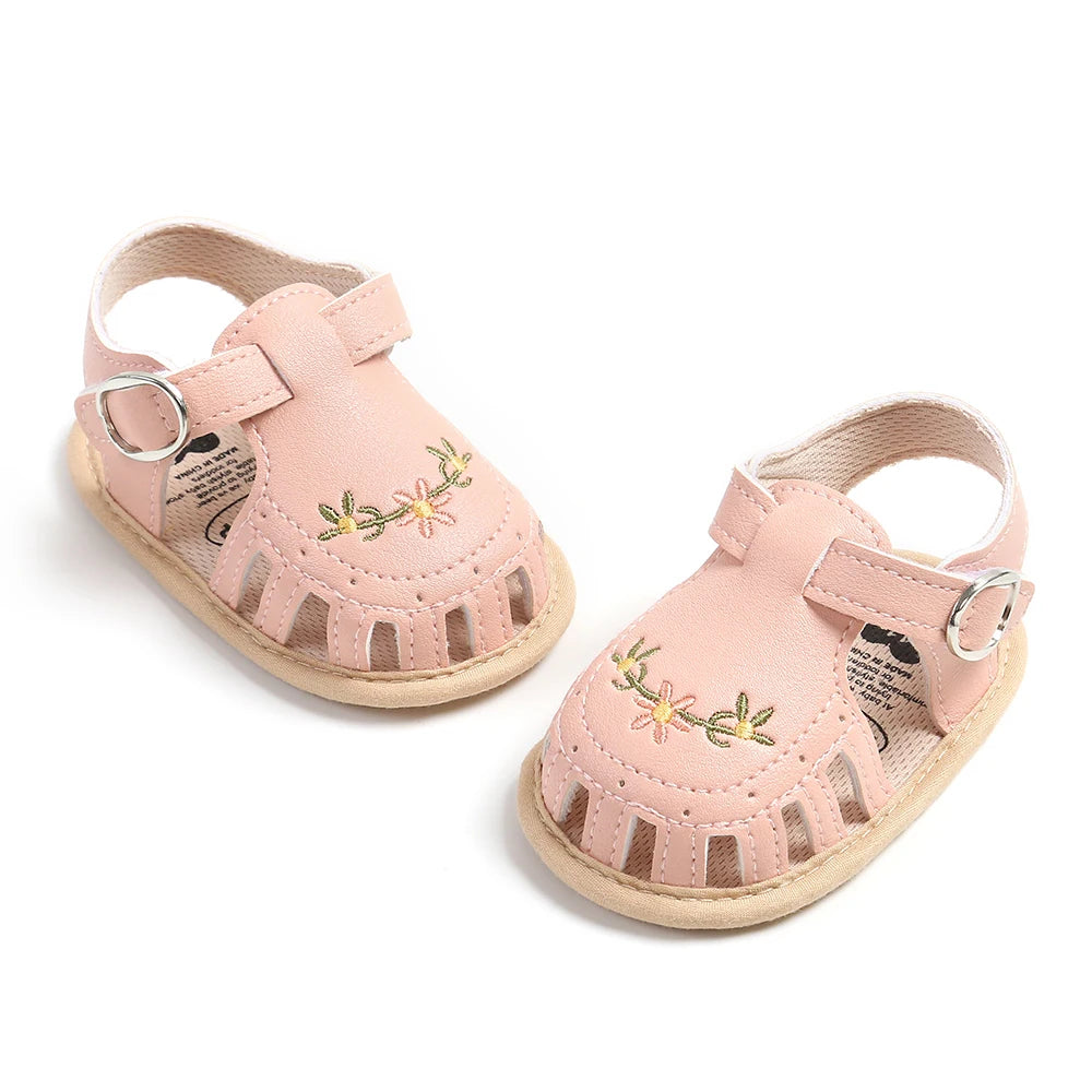 Baby summer sandals non-slip soles, soft flat shoes for infants, suitable for indoor and outdoor learning to walk shoes.