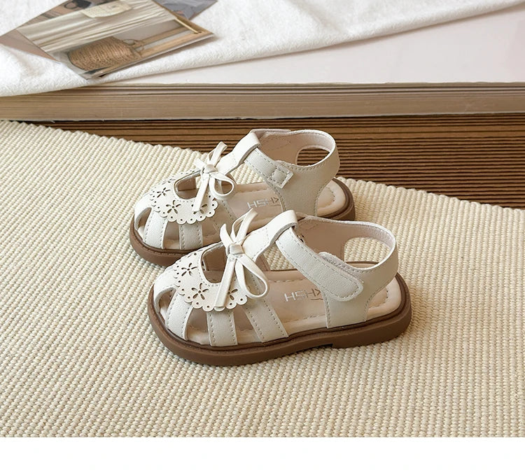 2026 Baby girl sandals, summer soft-soled princess shoes for girls, breathable perforated toe shoes, and baby walking shoes