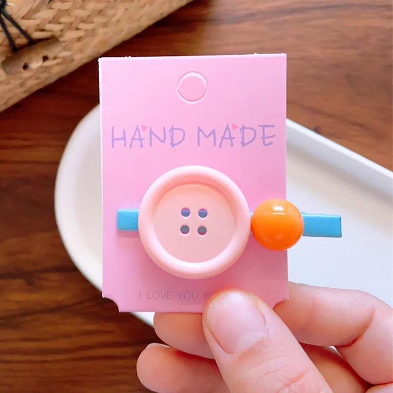 2023 Neues Baby Mädchen Süße Knopf-Haarnadel Pony-Spange Süßigkeitenfarbene Haarspangen Kinder-Haarspange Haarschmuck für Kinder