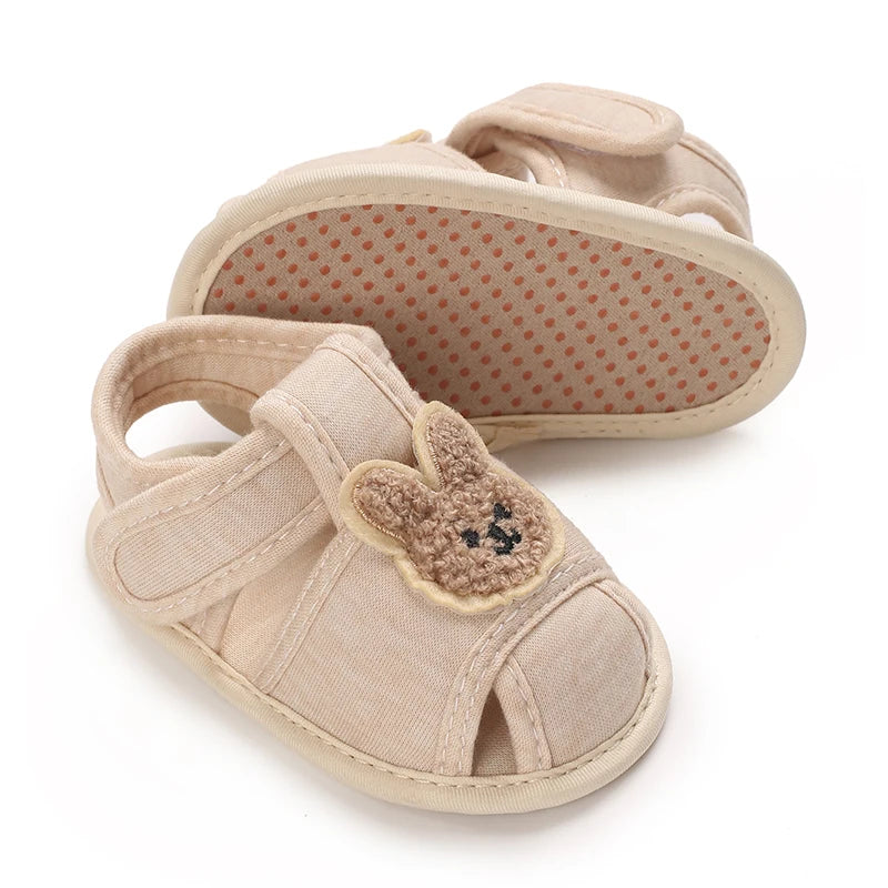 Summer sandals for baby boys and girls, breathable baby summer sandals, first walking shoes for newborns at 18 months old