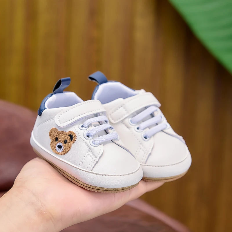 Spring and Autumn Baby Sneakers, Cartoon Bear Embroidery Baby Shoes, Soft-Soled Non-Slip Newborn Walking Shoes, 0-12 Months Unisex Toddler Shoes