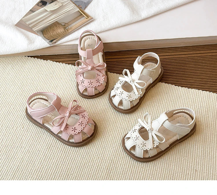 2026 Baby girl sandals, summer soft-soled princess shoes for girls, breathable perforated toe shoes, and baby walking shoes