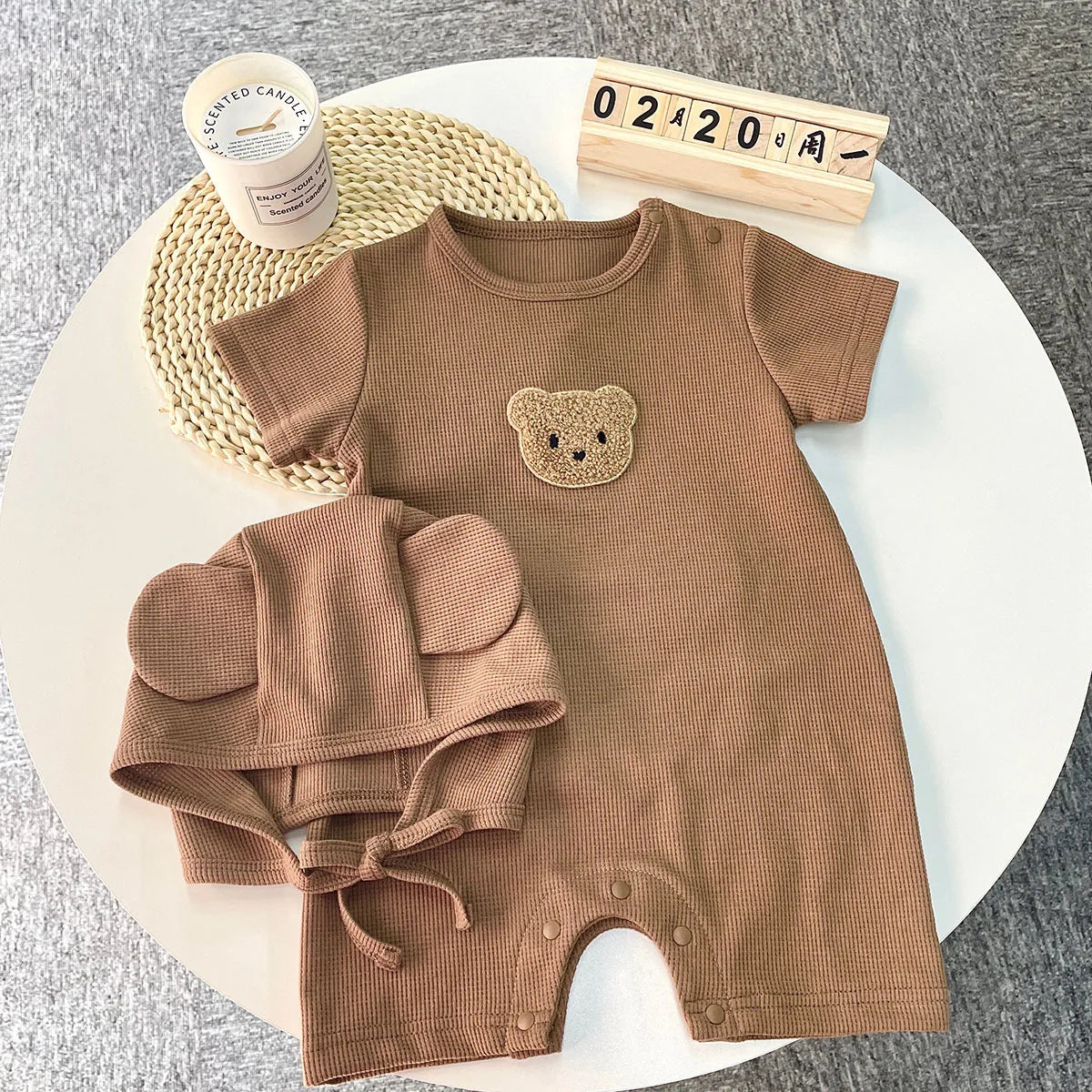Novedad de verano para niños bebés, niñas y niños, manga corta, gofre, parche de oso, mameluco de algodón para recién nacidos, regalo, gorro con orejas