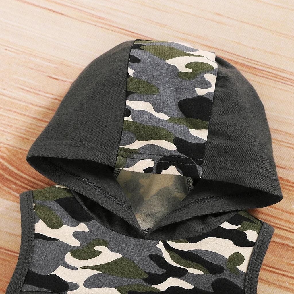 Neugeborene Baby Jungen 2-teiliges Kleiderset Camouflage Kapuzenweste + Shorts Coole Kleinkind Jungen Sommer Outfits für Säuglinge 0-18 Monate