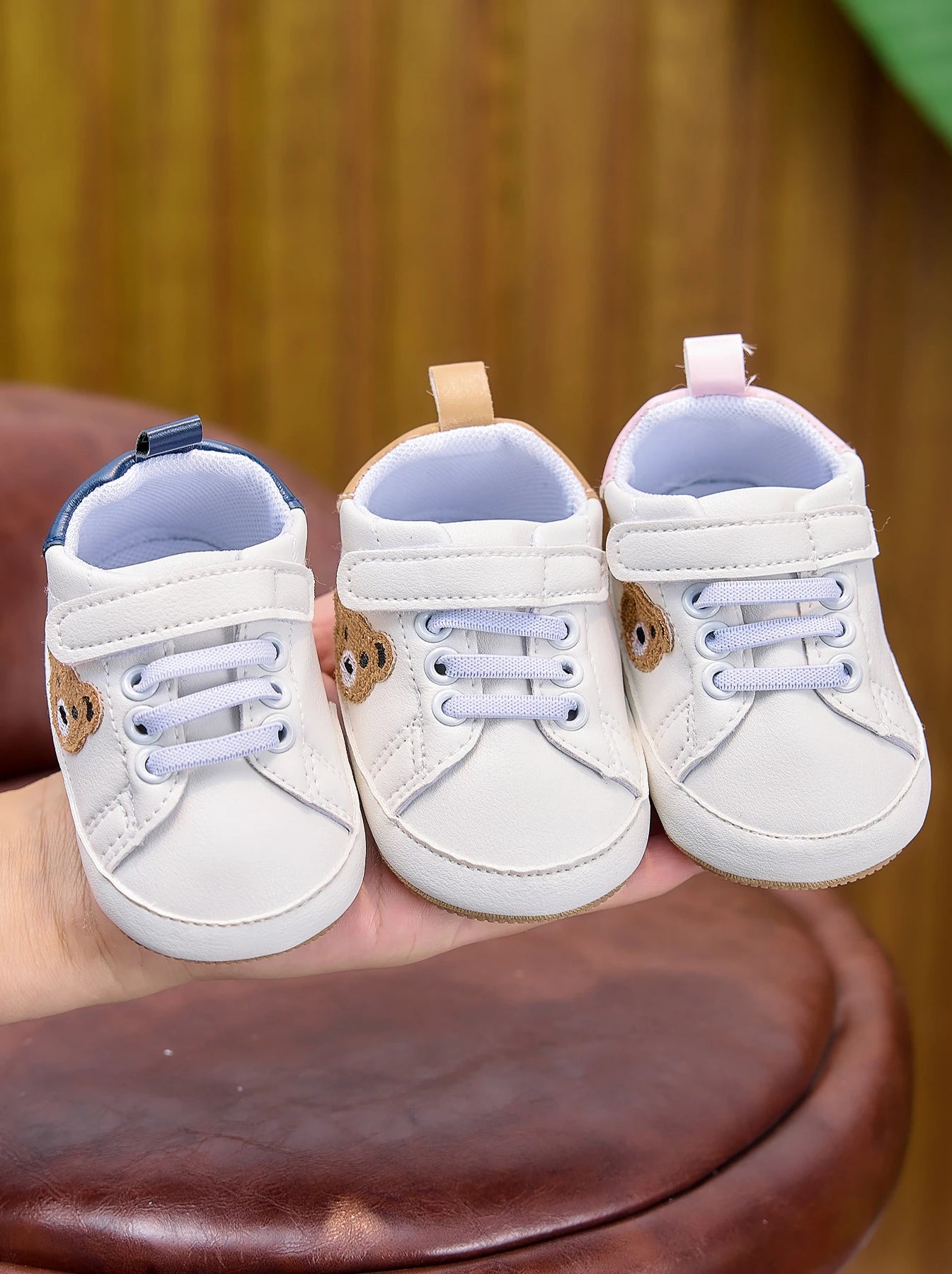Spring and Autumn Baby Sneakers, Cartoon Bear Embroidery Baby Shoes, Soft-Soled Non-Slip Newborn Walking Shoes, 0-12 Months Unisex Toddler Shoes