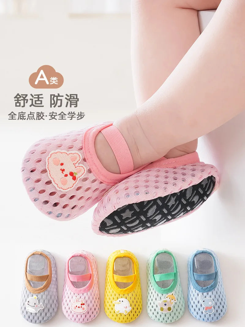 Zapatos calcetines de bebé recién nacido primavera verano, diseño de dibujos animados para niños, antideslizantes, suela suave, para primeros pasos de niños y niñas