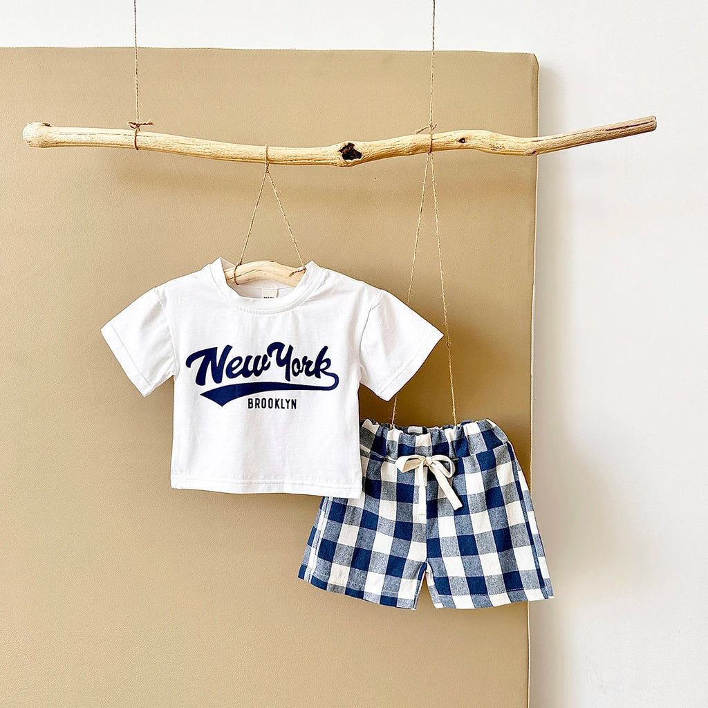 Neugeborene Babykleidung Set für Jungen und Mädchen, lässig, 2-teilig, mit Buchstaben bedrucktes Kurzarm-T-Shirt + karierte Shorts, Baby-Outfit 0-3 Jahre