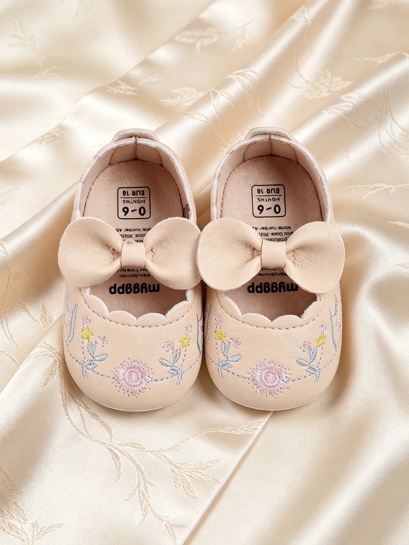 Baby walking shoes women's spring and autumn styles apricot butterfly bow embroidered soft sole breathable soft sole shoes
