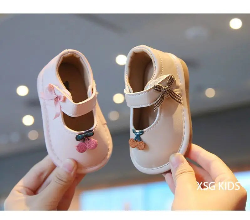 Baby Walking Shoes Round Toes Sweet Bows Girls Casual Shoes Versatile Cute 2025 New Fashion Kids Flat Shoes Soft Bottom Trendy